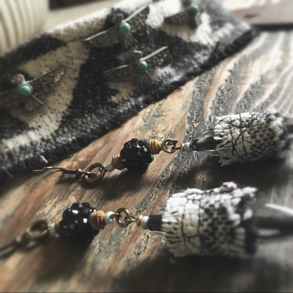 Choker Aztec Print DetailingCharms Two Piece HP🌵 - Picture 2 of 8